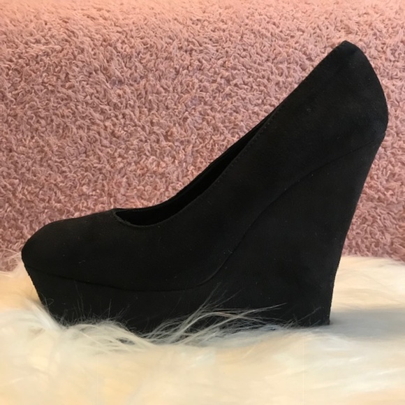 black platform wedges
